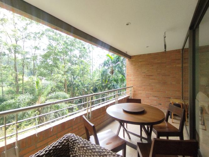 Apartamento de 3 alcobas en arriendo en El Poblado, Medellín, 245 m² · foto 2 de 18