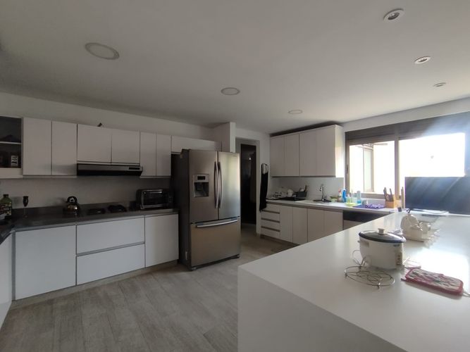 Apartamento de 3 alcobas en arriendo en El Poblado, Medellín, 245 m² · foto 13 de 18