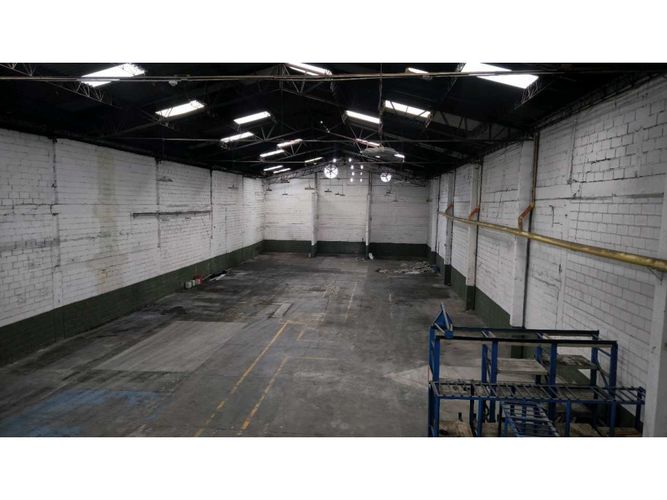 Bodega en arriendo en Zona Industrial No. 2, Itagüí, 2100 m² · foto 10 de 21