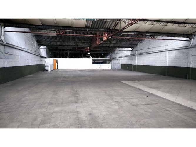 Bodega en arriendo en Zona Industrial No. 2, Itagüí, 2100 m² · foto 13 de 21