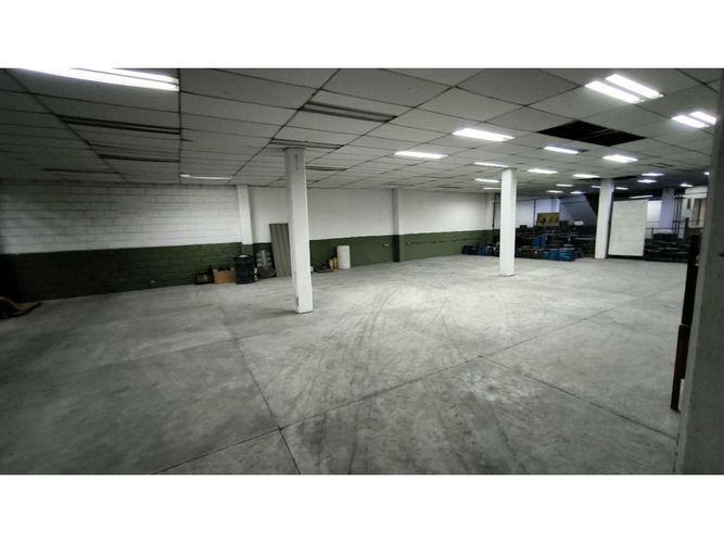 Bodega en arriendo en Zona Industrial No. 2, Itagüí, 2100 m² · foto 17 de 21