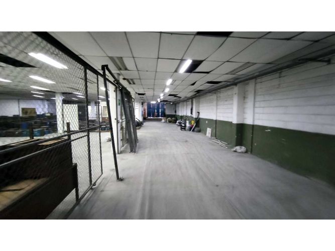 Bodega en arriendo en Zona Industrial No. 2, Itagüí, 2100 m² · foto 18 de 21