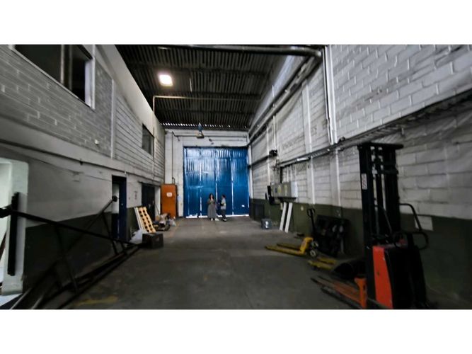 Bodega en arriendo en Zona Industrial No. 2, Itagüí, 2100 m² · foto 20 de 21