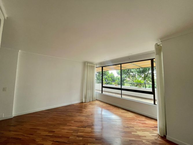 Apartamento de 3 alcobas en arriendo en El Poblado, Medellín, 160 m² · foto 3 de 19