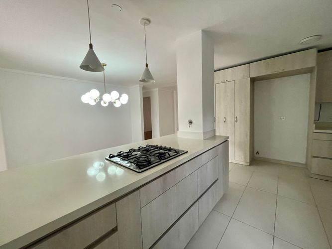 Apartamento de 3 alcobas en arriendo en El Poblado, Medellín, 160 m² · foto 7 de 19
