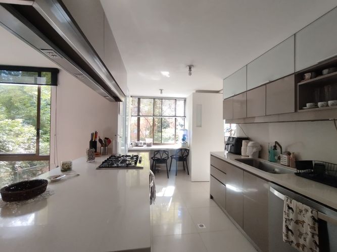 Apartamento de 4 alcobas en arriendo en Las Lomas, Medellín, 234 m² · foto 11 de 20
