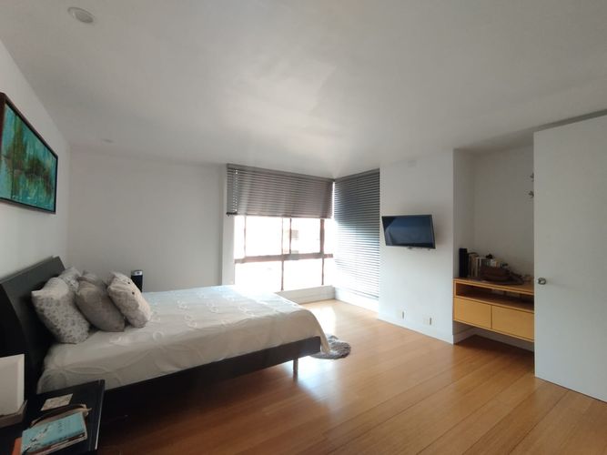 Apartamento de 4 alcobas en arriendo en Las Lomas, Medellín, 234 m² · foto 19 de 20