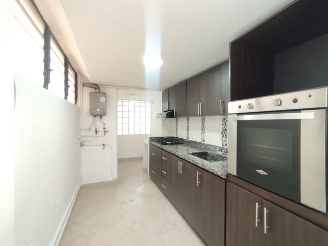 Apartamento de 3 alcobas en arriendo en El Poblado, Medellín, 90 m² · foto 2 de 20