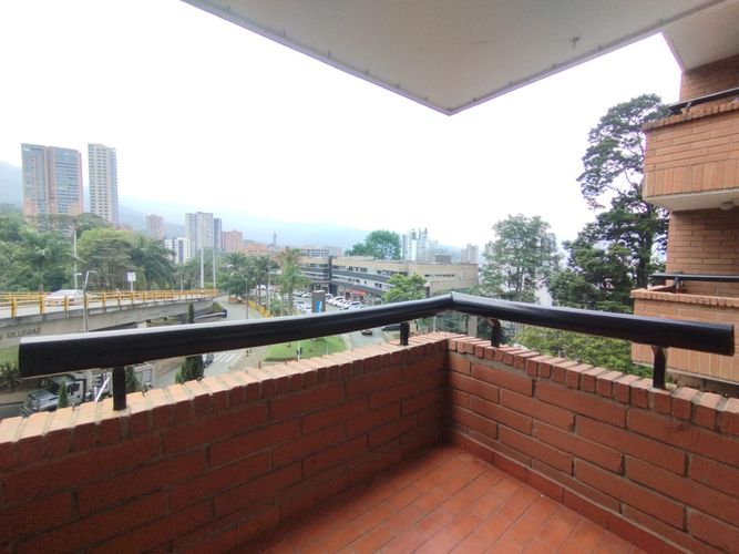 Apartamento de 3 alcobas en arriendo en El Poblado, Medellín, 90 m² · foto 8 de 20