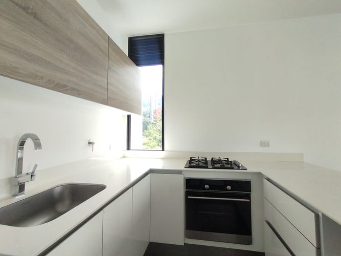 Apartamento de 1 alcoba en arriendo en Urbanización Las Cumbres, Medellín, 74 m² · foto 2 de 20