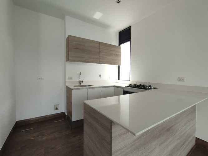 Apartamento de 1 alcoba en arriendo en Urbanización Las Cumbres, Medellín, 74 m² · foto 3 de 20