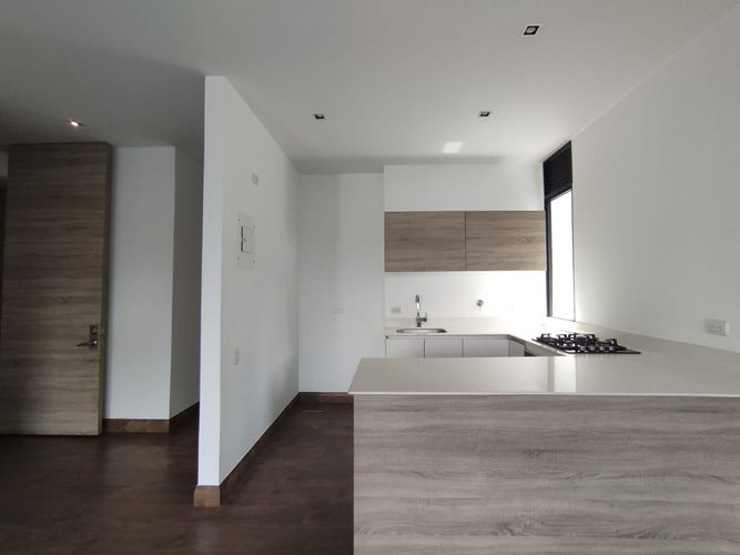 Apartamento de 1 alcoba en arriendo en Urbanización Las Cumbres, Medellín, 74 m² · foto 6 de 20