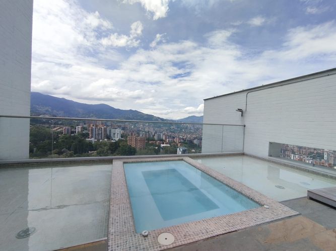 Apartamento de 1 alcoba en arriendo en Urbanización Las Cumbres, Medellín, 74 m² · foto 19 de 20