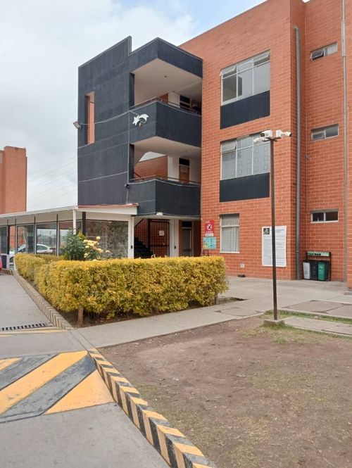 Apartamento de 3 alcobas en venta en El Danubio, Soacha, 47 m² · foto 2 de 22