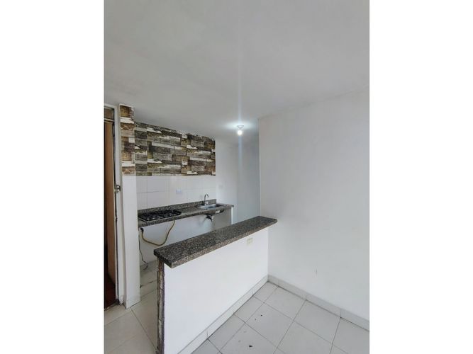 Apartamento de 3 alcobas en venta en Zona Industrial El Salitre, Soacha, 59 m² · foto 2 de 20