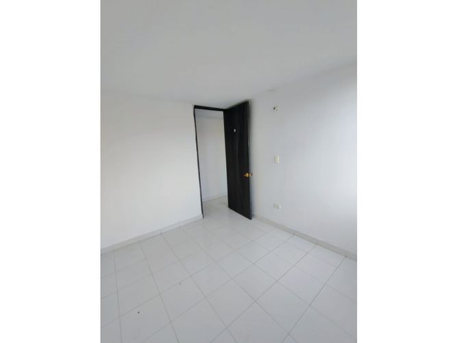 Apartamento de 3 alcobas en venta en Zona Industrial El Salitre, Soacha, 59 m² · foto 7 de 20