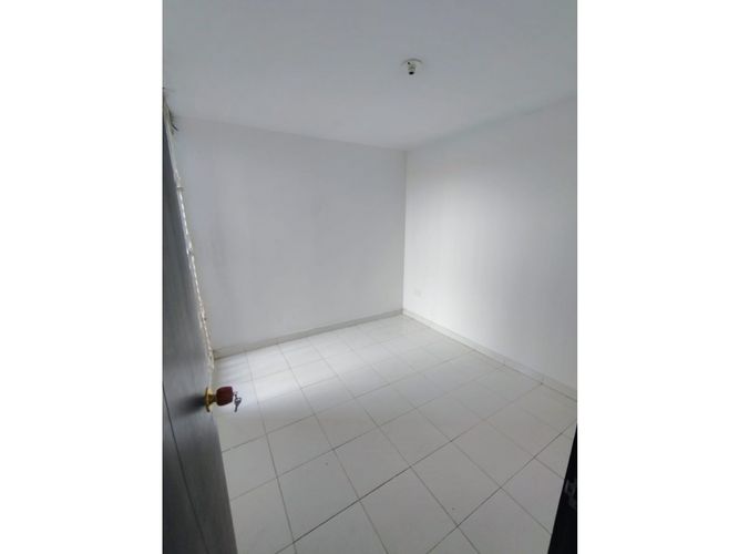 Apartamento de 3 alcobas en venta en Zona Industrial El Salitre, Soacha, 59 m² · foto 8 de 20