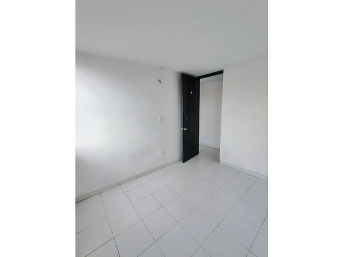Apartamento de 3 alcobas en venta en Zona Industrial El Salitre, Soacha, 59 m² · foto 9 de 20