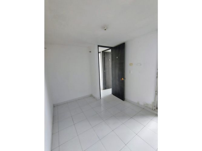 Apartamento de 3 alcobas en venta en Zona Industrial El Salitre, Soacha, 59 m² · foto 10 de 20