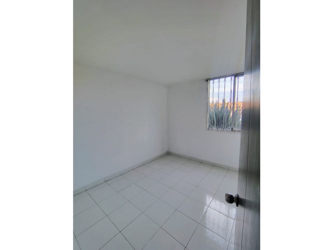 Apartamento de 3 alcobas en venta en Zona Industrial El Salitre, Soacha, 59 m² · foto 11 de 20