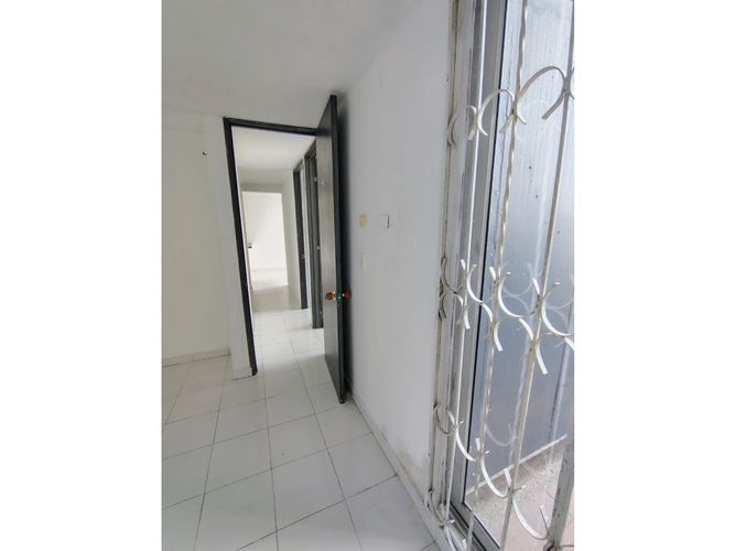 Apartamento de 3 alcobas en venta en Zona Industrial El Salitre, Soacha, 59 m² · foto 13 de 20