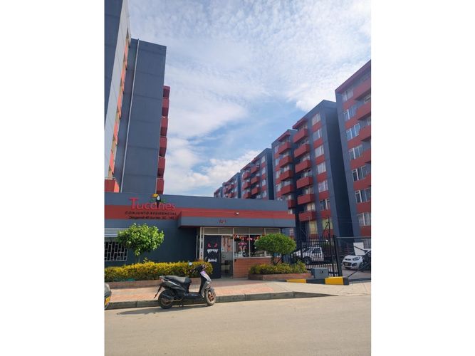 Apartamento de 3 alcobas en venta en Zona Industrial El Salitre, Soacha, 59 m² · foto 19 de 20