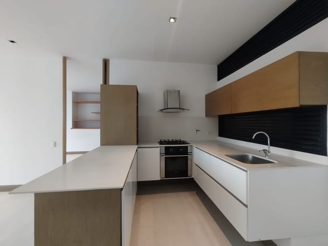 Apartamento de 1 alcoba en arriendo en Urbanización Las Cumbres, Medellín, 90 m² · foto 5 de 20