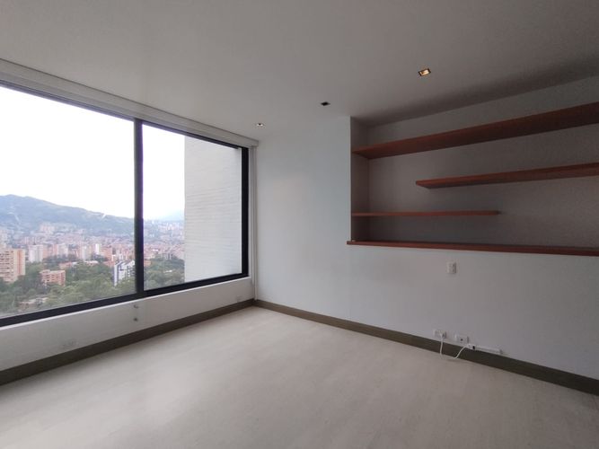 Apartamento de 1 alcoba en arriendo en Urbanización Las Cumbres, Medellín, 90 m² · foto 11 de 20