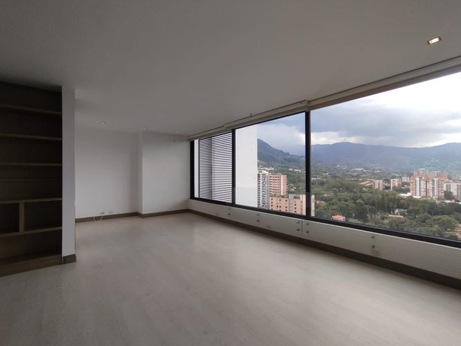 Apartamento de 1 alcoba en arriendo en Urbanización Las Cumbres, Medellín, 90 m² · foto 18 de 20