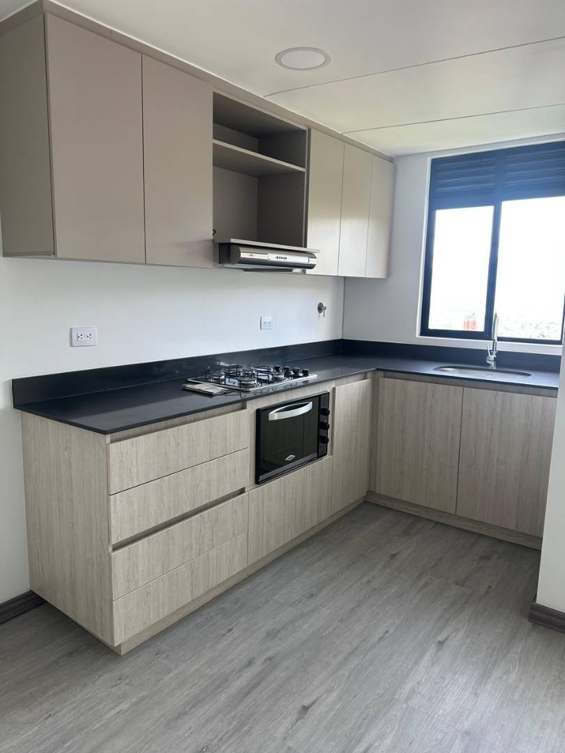 Apartamento en arriendo en Las Palmas, Medellín · foto 3 de 24