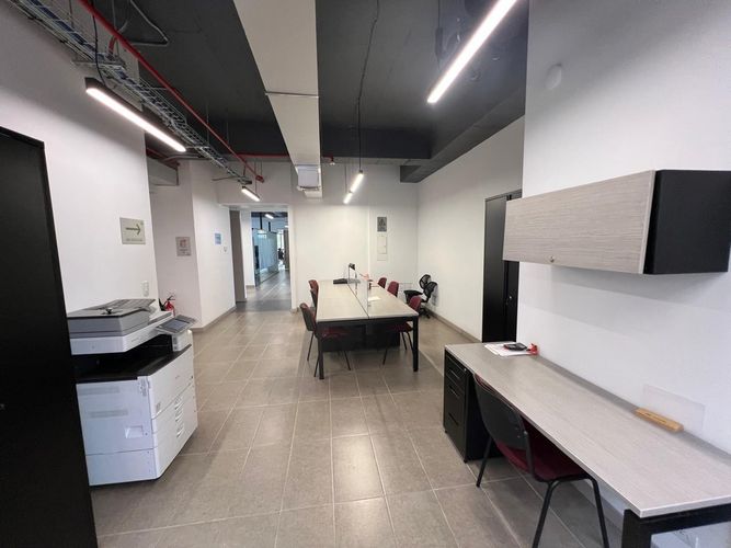 Oficina en arriendo en El Poblado, Medellín, 245 m² · foto 13 de 20