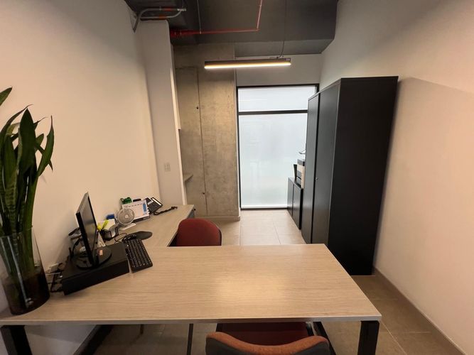 Oficina en arriendo en El Poblado, Medellín, 245 m² · foto 10 de 20