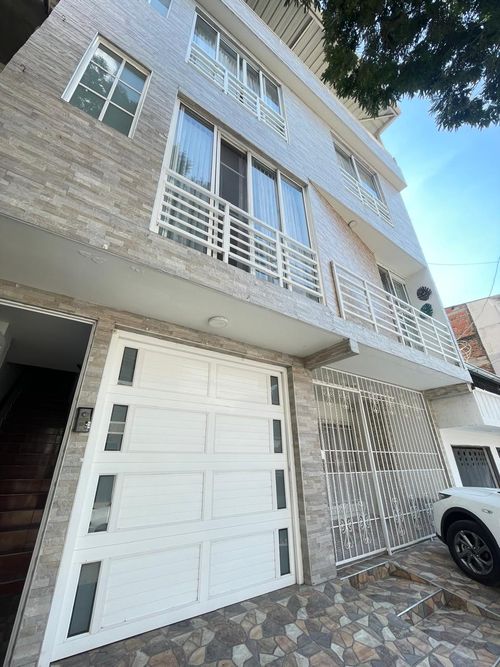 Edificio en venta en Colseguros Andes, Cali, 157 m² · foto 2 de 17