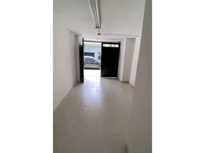 Local en arriendo en Florida Nueva, Medellín, 25 m² · foto 2 de 3