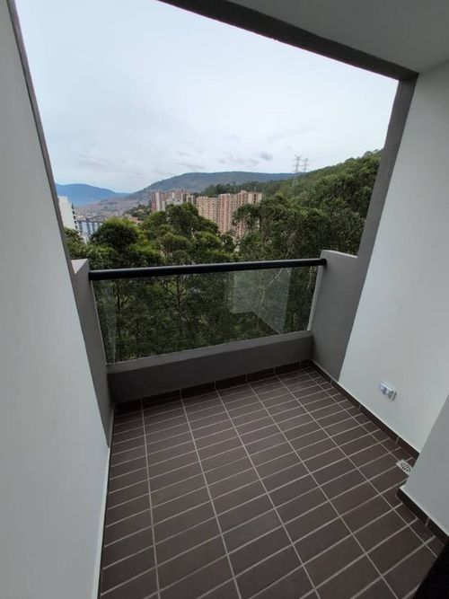 Apartamento de 3 alcobas en arriendo en Altos Del Poblado, Medellín, 70 m² · foto 5 de 19