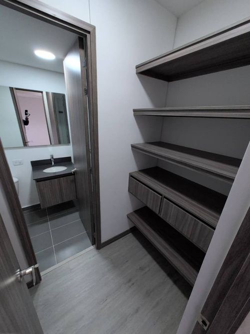 Apartamento de 3 alcobas en arriendo en Altos Del Poblado, Medellín, 70 m² · foto 11 de 19