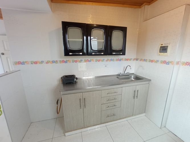 Apartamento de 2 alcobas en venta en Castilla, Bogotá, 42 m² · foto 4 de 11