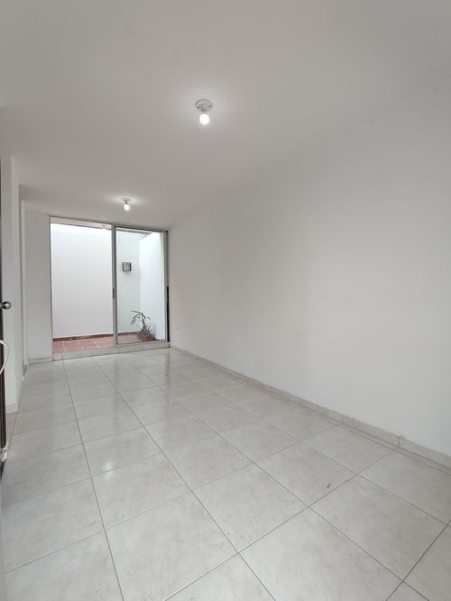 Casa de 2 alcobas en venta en Trapiches Ii, Villa del Rosario, 80 m² · foto 3 de 19
