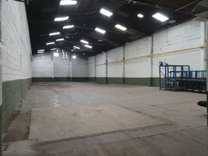 Bodega en arriendo en Las Mercedes, Itagüí, 2100 m² · foto 2 de 19