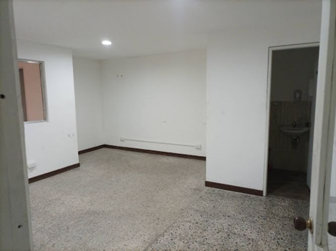 Bodega en arriendo en Las Mercedes, Itagüí, 2100 m² · foto 15 de 19