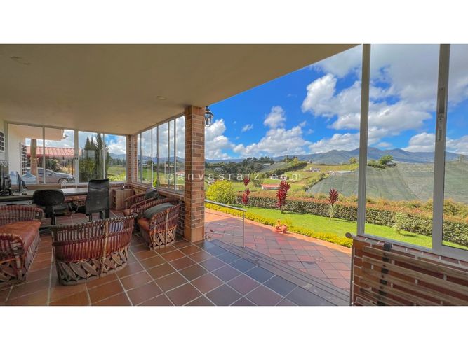 Finca en venta en Cristo Rey, El Carmen de Viboral, 3400 m² · foto 3 de 16