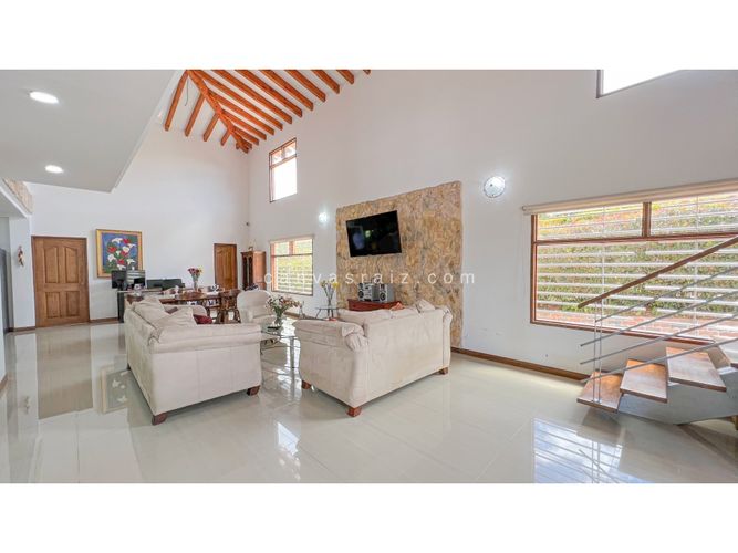 Finca en venta en Cristo Rey, El Carmen de Viboral, 3400 m² · foto 4 de 16
