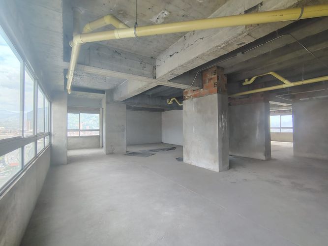 Oficina en venta en Aliadas Del Sur, Sabaneta, 244 m² · foto 2 de 8