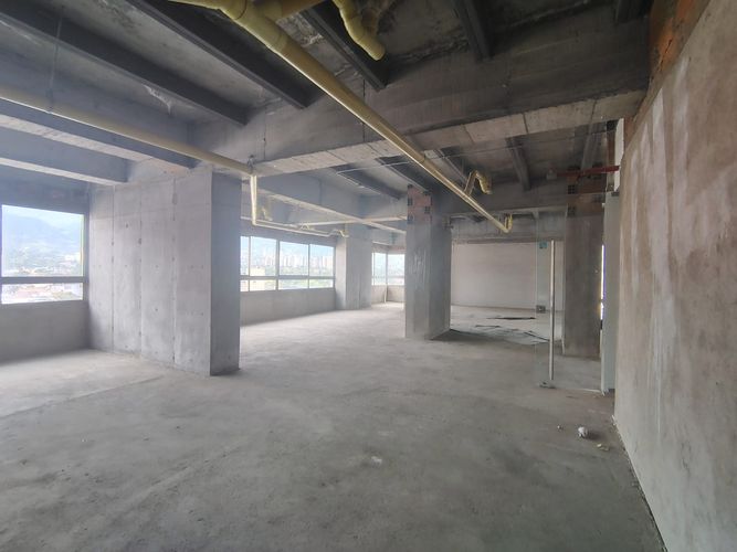 Oficina en venta en Aliadas Del Sur, Sabaneta, 244 m² · foto 3 de 8