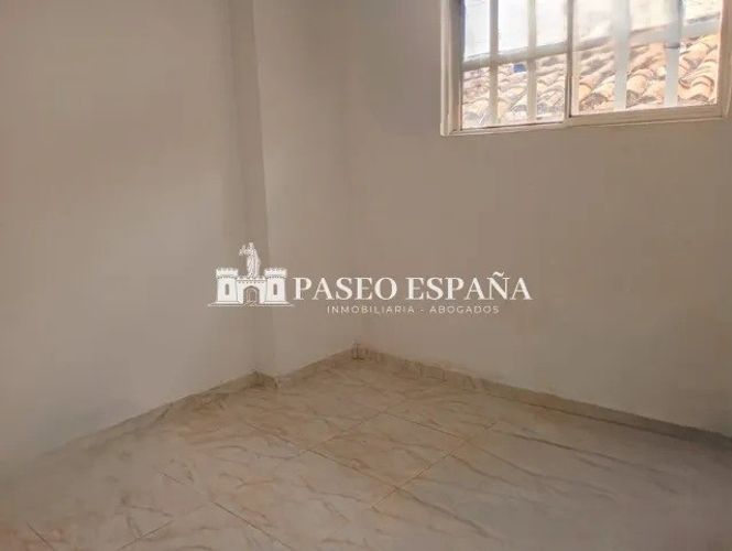 Casa de 6 alcobas en venta en Eloy Valenzuela, Girón, 295 m² · foto 2 de 14