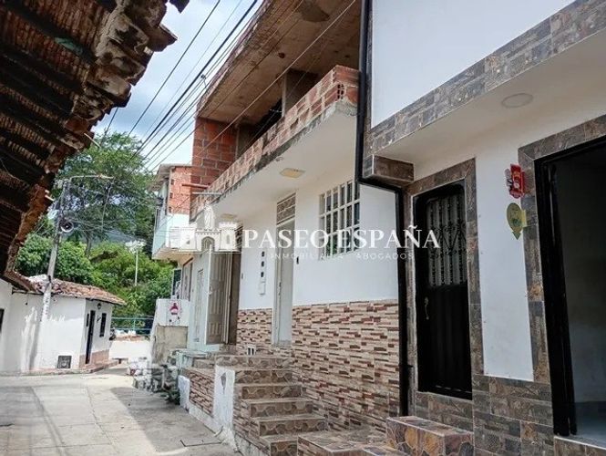 Casa de 6 alcobas en venta en Eloy Valenzuela, Girón, 295 m² · foto 14 de 14