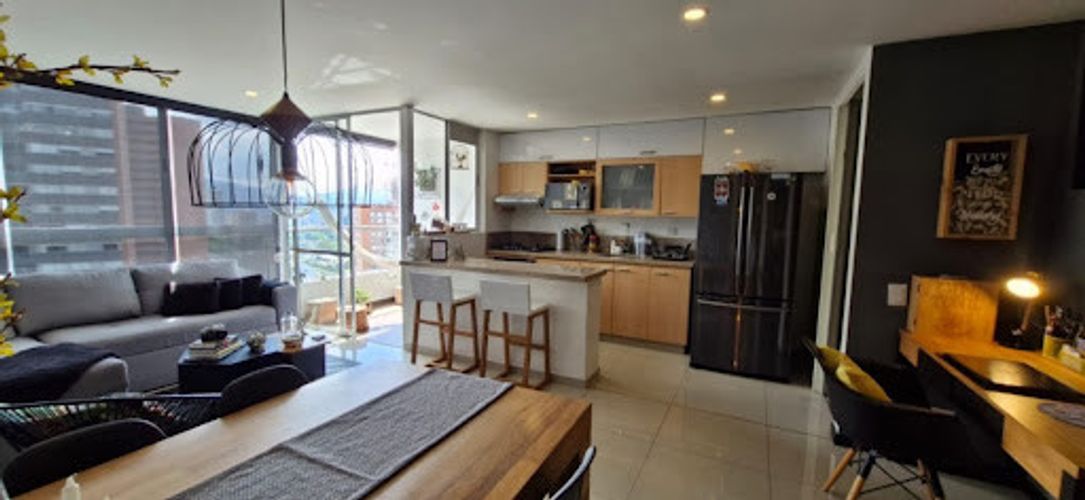 Apartamento de 1 alcoba en arriendo en Los Balsos, Medellín, 63 m² · foto 3 de 17