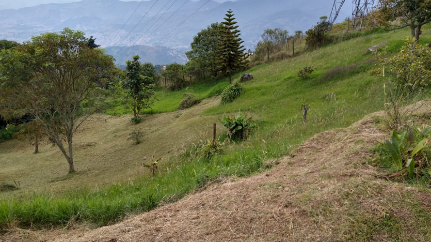 Finca en venta en Granizal, Medellín, 5770 m² · foto 3 de 17
