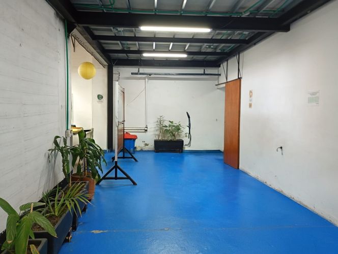 Bodega en arriendo en Belén, Medellín, 1000 m² · foto 2 de 9