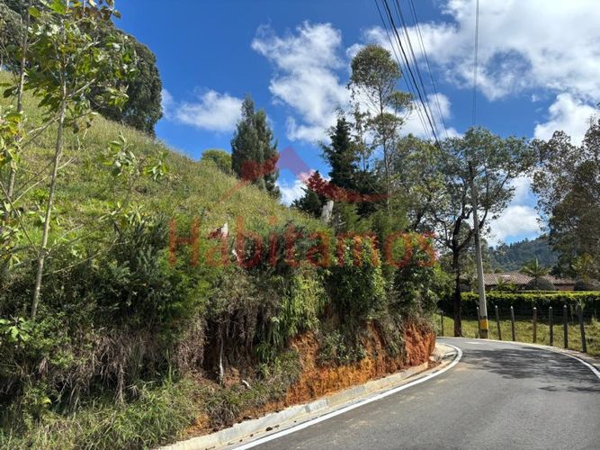 Lote en venta en Loma Del Escobero, Envigado, 2650 m² · foto 3 de 14